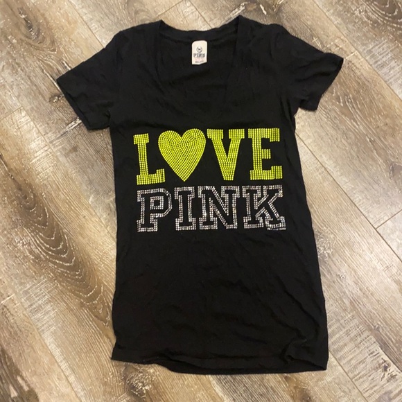 Cute bedazzled t-shirt - Picture 1 of 3